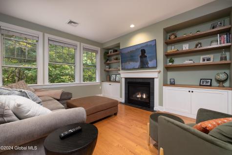 30 Whistler Court Saratoga Springs NY 12866