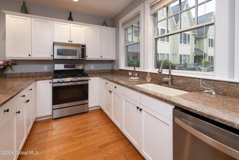 30 Whistler Court Saratoga Springs NY 12866