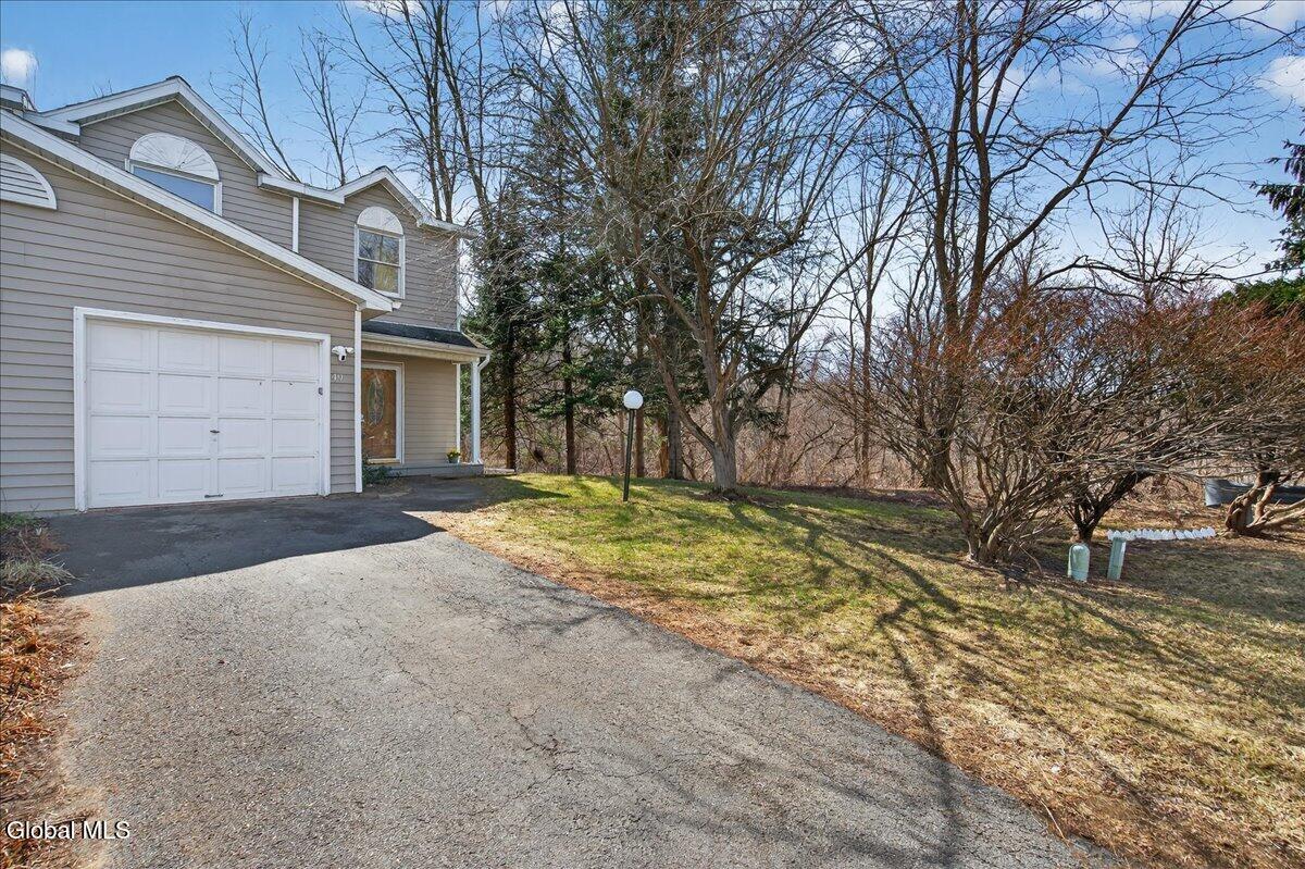 49 Cheryl Court Troy NY 12180