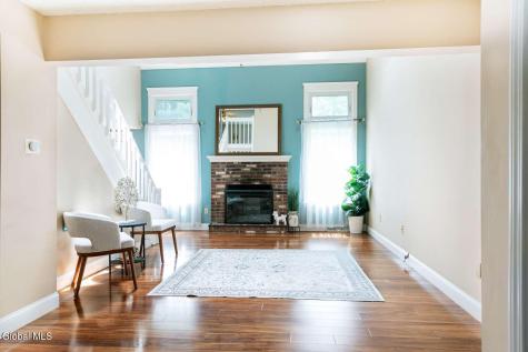 13 Rugby Road Slingerlands NY 12159