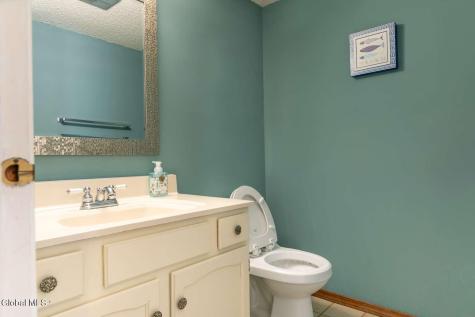 13 Rugby Road Slingerlands NY 12159