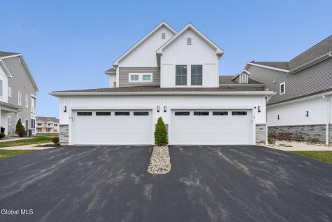 39 Wardley Circle Cohoes NY 12047