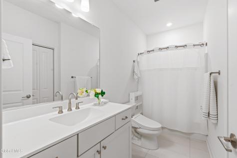 39 Wardley Circle Cohoes NY 12047