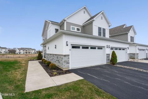 39 Wardley Circle Cohoes NY 12047
