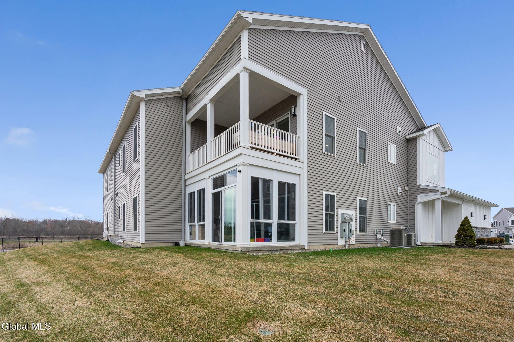39 Wardley Circle Cohoes NY 12047