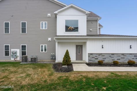 39 Wardley Circle Cohoes NY 12047