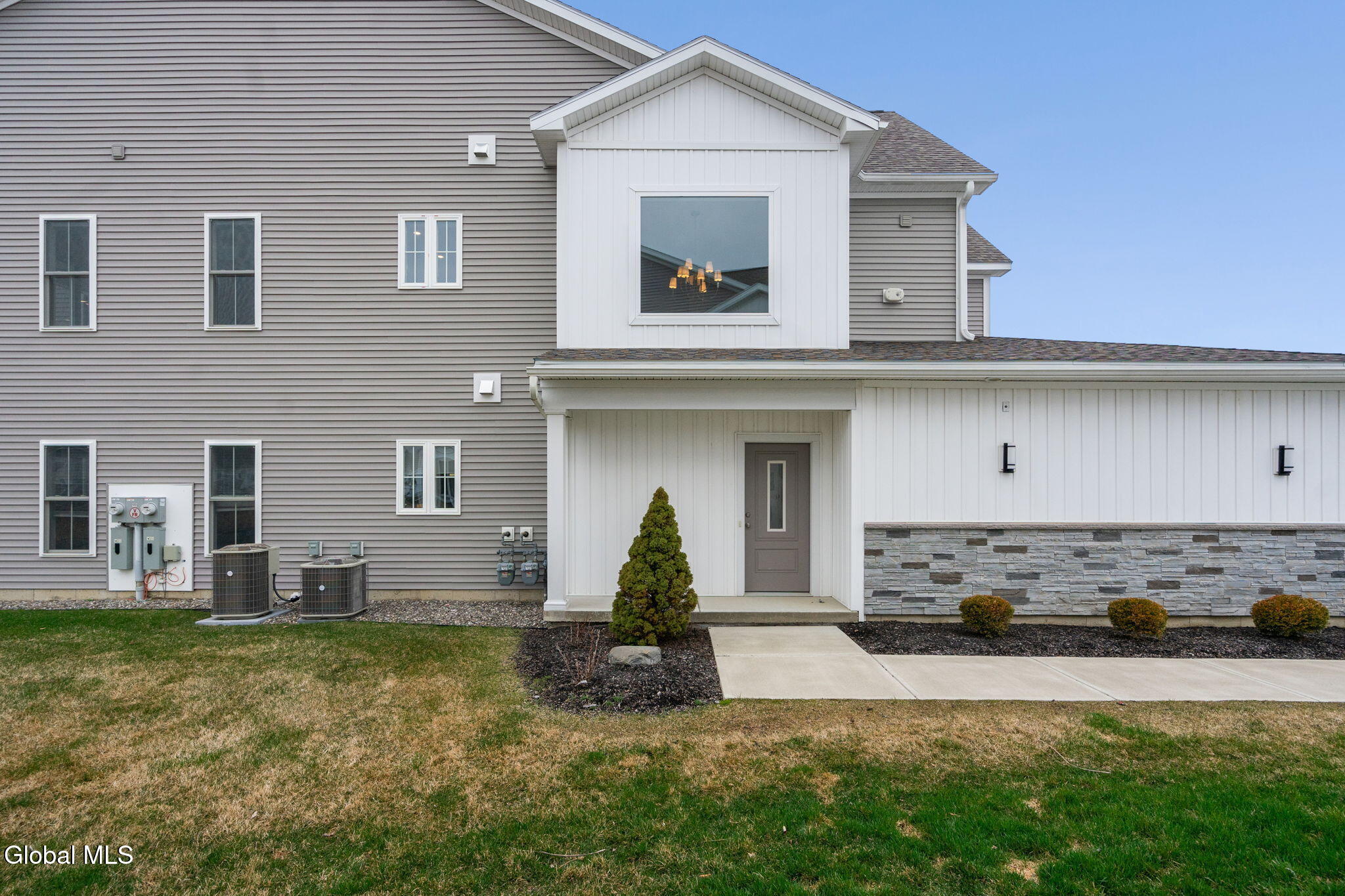 39 Wardley Circle Cohoes NY 12047
