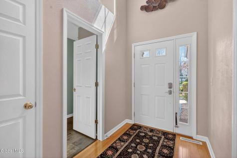 19 Empire Circle Rensselaer NY 12144