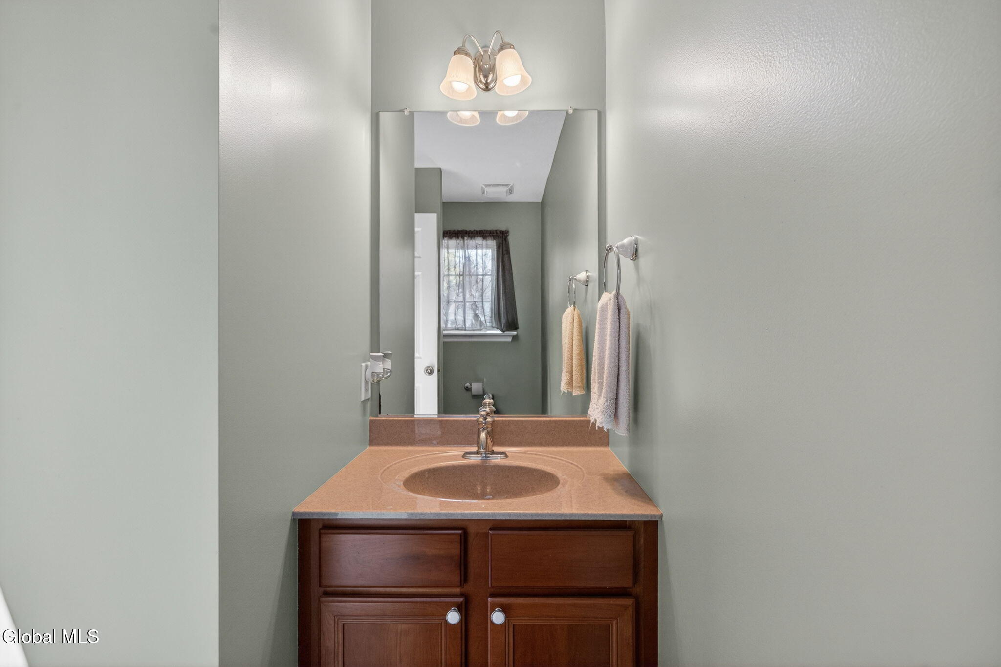 19 Empire Circle Rensselaer NY 12144