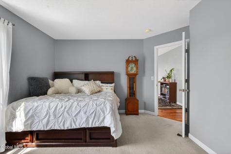 19 Empire Circle Rensselaer NY 12144