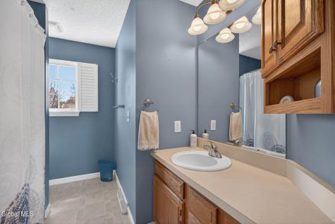 19 Empire Circle Rensselaer NY 12144