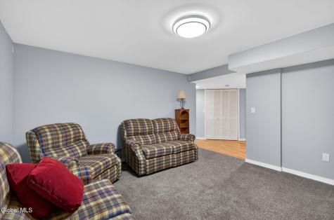 19 Empire Circle Rensselaer NY 12144