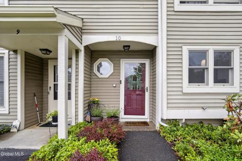 10 Redcoat Court Halfmoon NY 12065