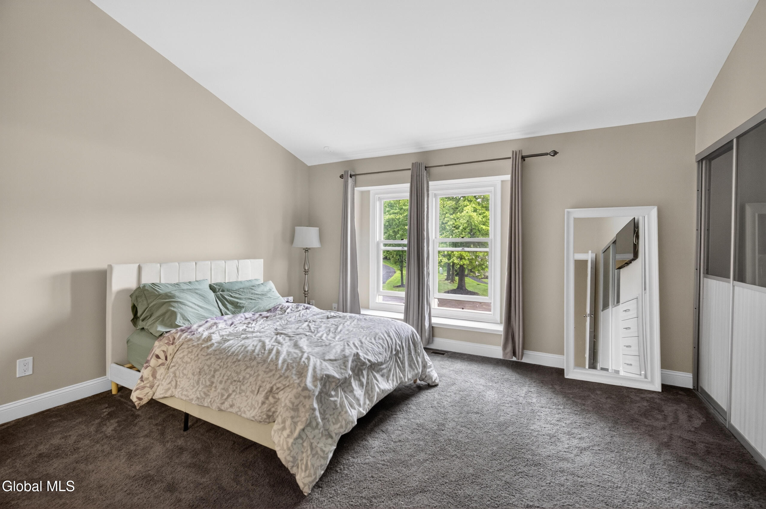 10 Redcoat Court Halfmoon NY 12065