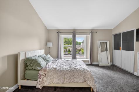 10 Redcoat Court Halfmoon NY 12065