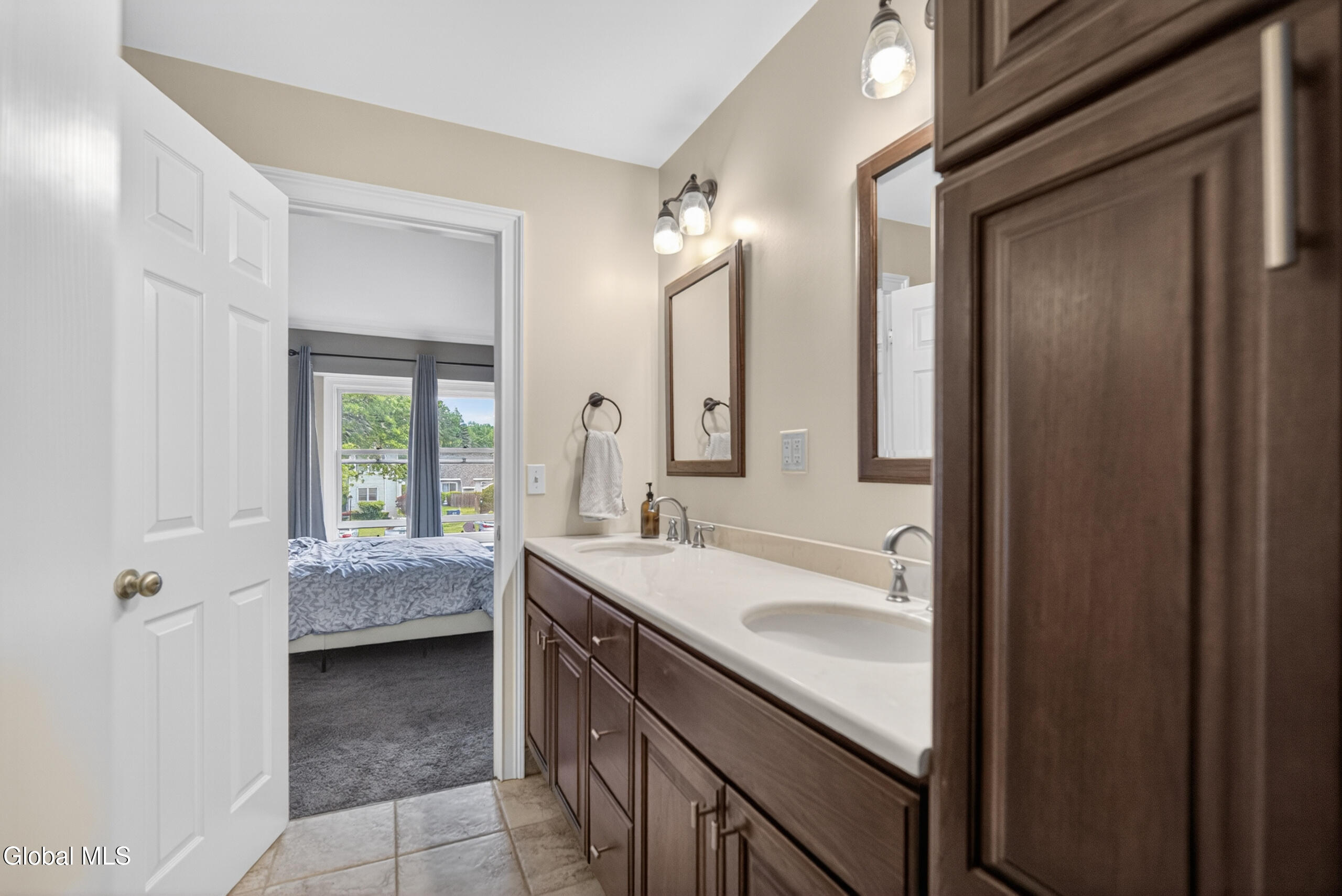 10 Redcoat Court Halfmoon NY 12065