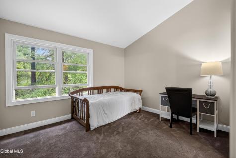 10 Redcoat Court Halfmoon NY 12065