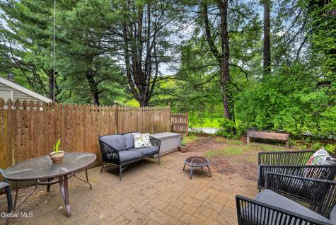 10 Redcoat Court Halfmoon NY 12065