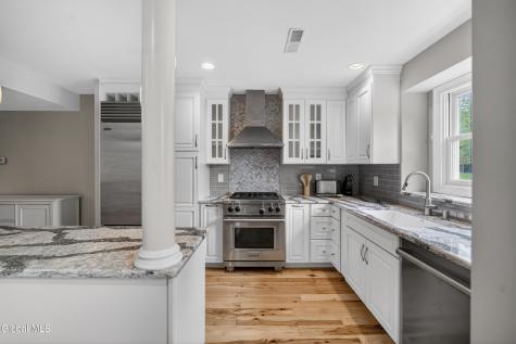 10 Redcoat Court Halfmoon NY 12065