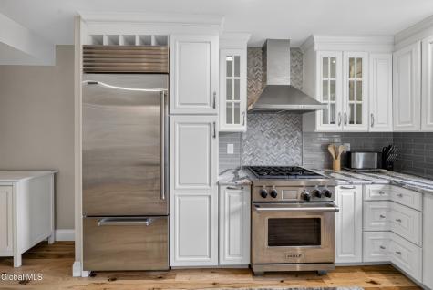 10 Redcoat Court Halfmoon NY 12065