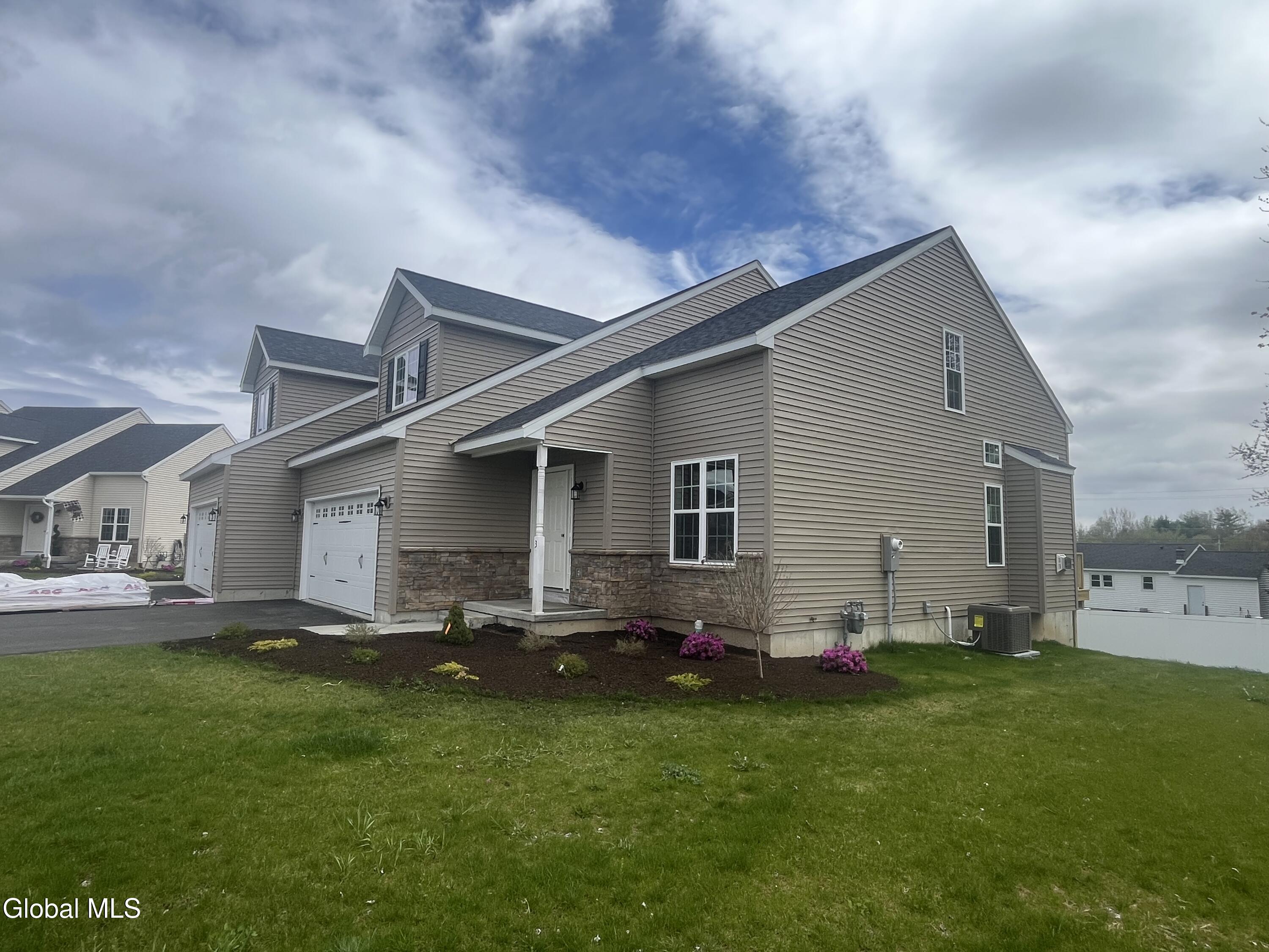 31 Paar Way Mechanicville NY 12118