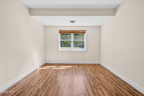 6B Deer Creek Clifton Park NY 12065