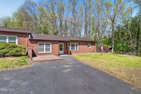 6B Deer Creek Clifton Park NY 12065