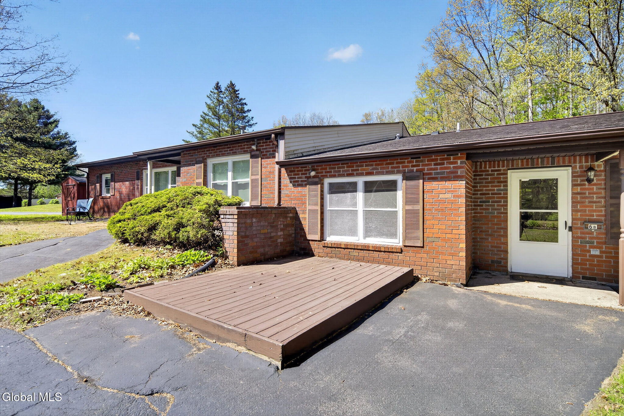 6B Deer Creek Clifton Park NY 12065