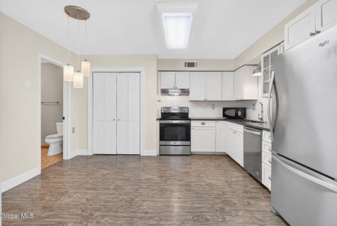 6B Deer Creek Clifton Park NY 12065