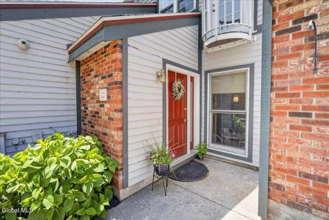 22 Lakeview Road Saratoga Springs NY 12866