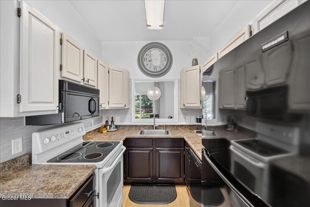 22 Lakeview Road Saratoga Springs NY 12866