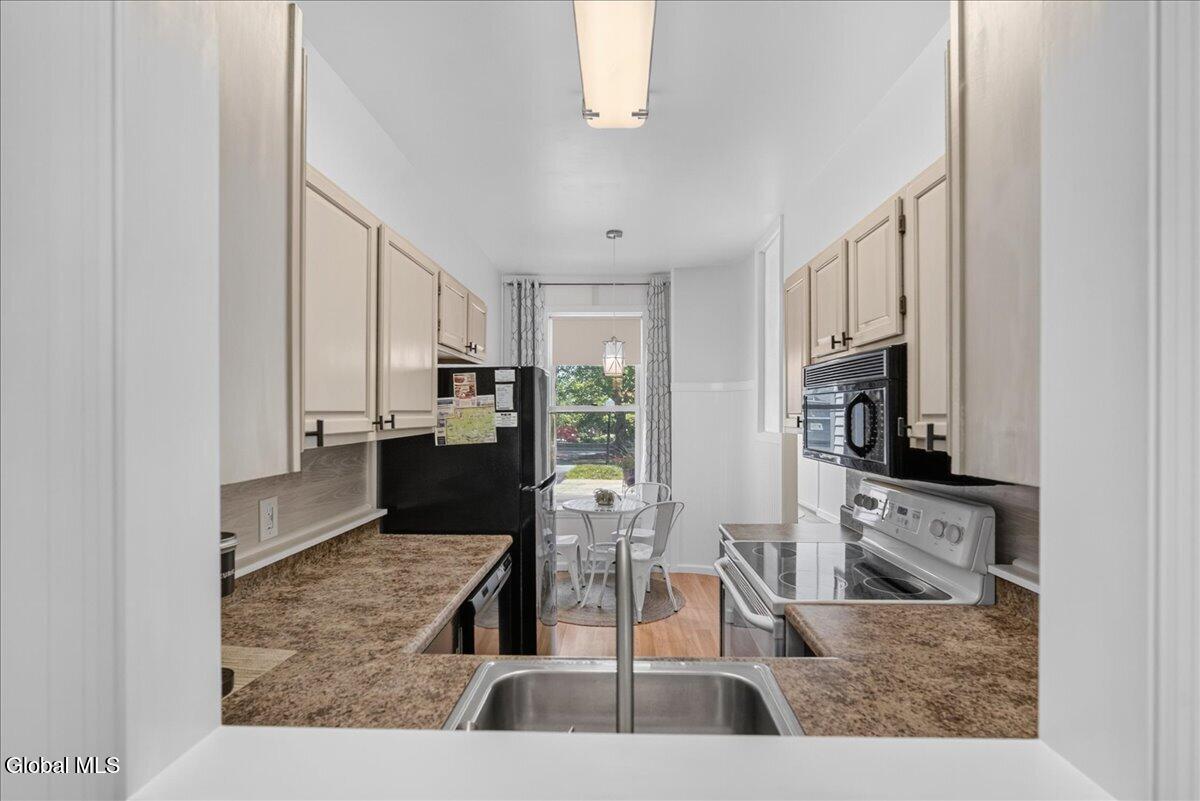 22 Lakeview Road Saratoga Springs NY 12866