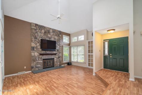 9 Ridgefield Drive Voorheesville NY 12186
