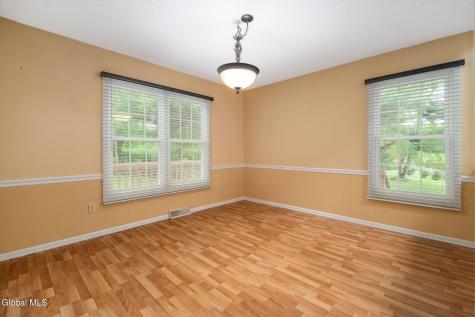 9 Ridgefield Drive Voorheesville NY 12186