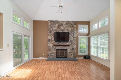 9 Ridgefield Drive Voorheesville NY 12186