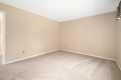 9 Ridgefield Drive Voorheesville NY 12186