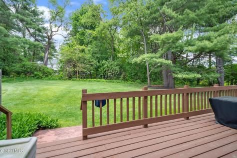 9 Ridgefield Drive Voorheesville NY 12186