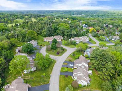 9 Ridgefield Drive Voorheesville NY 12186