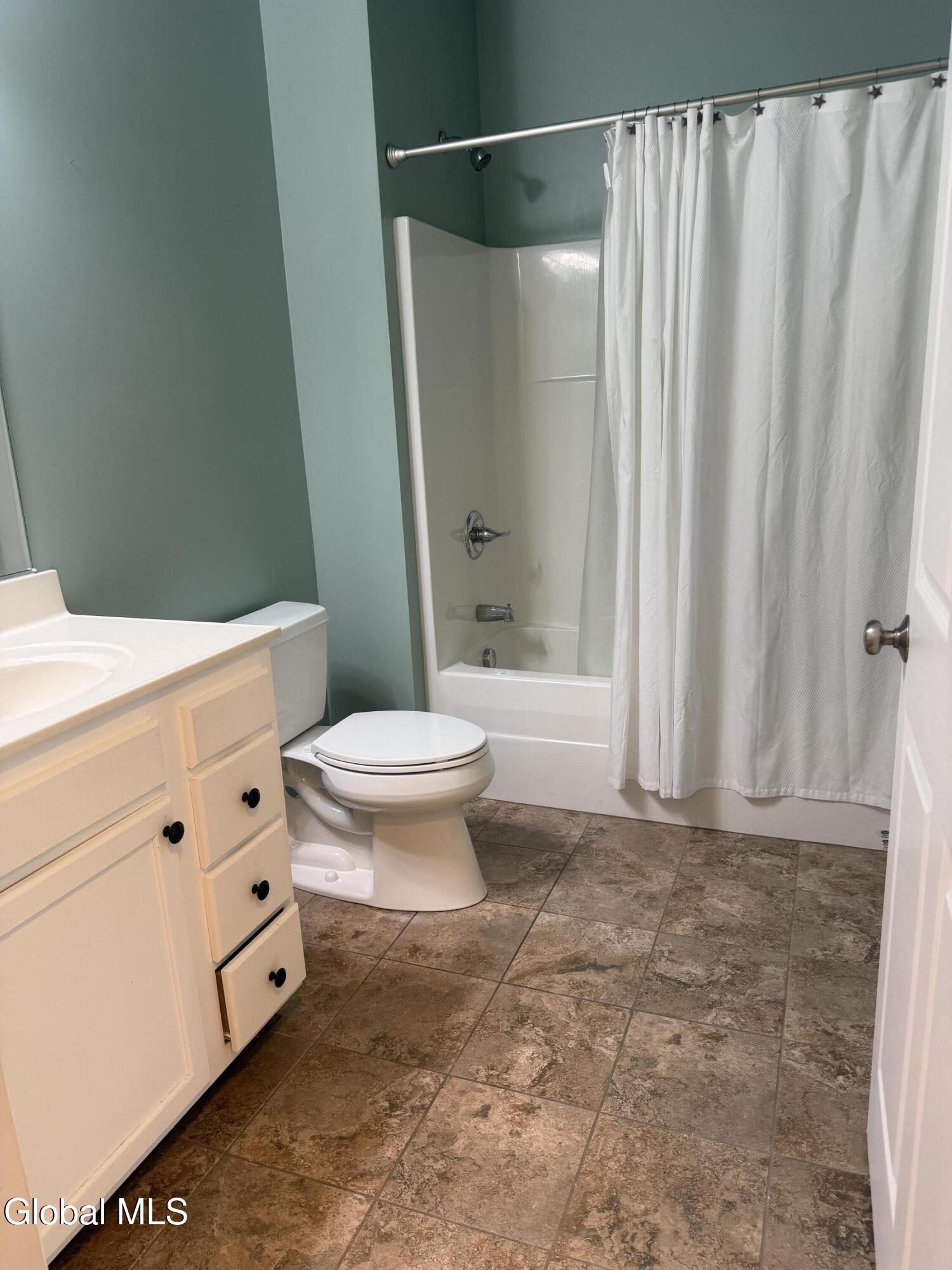 23 Stacey Court Cohoes NY 12047