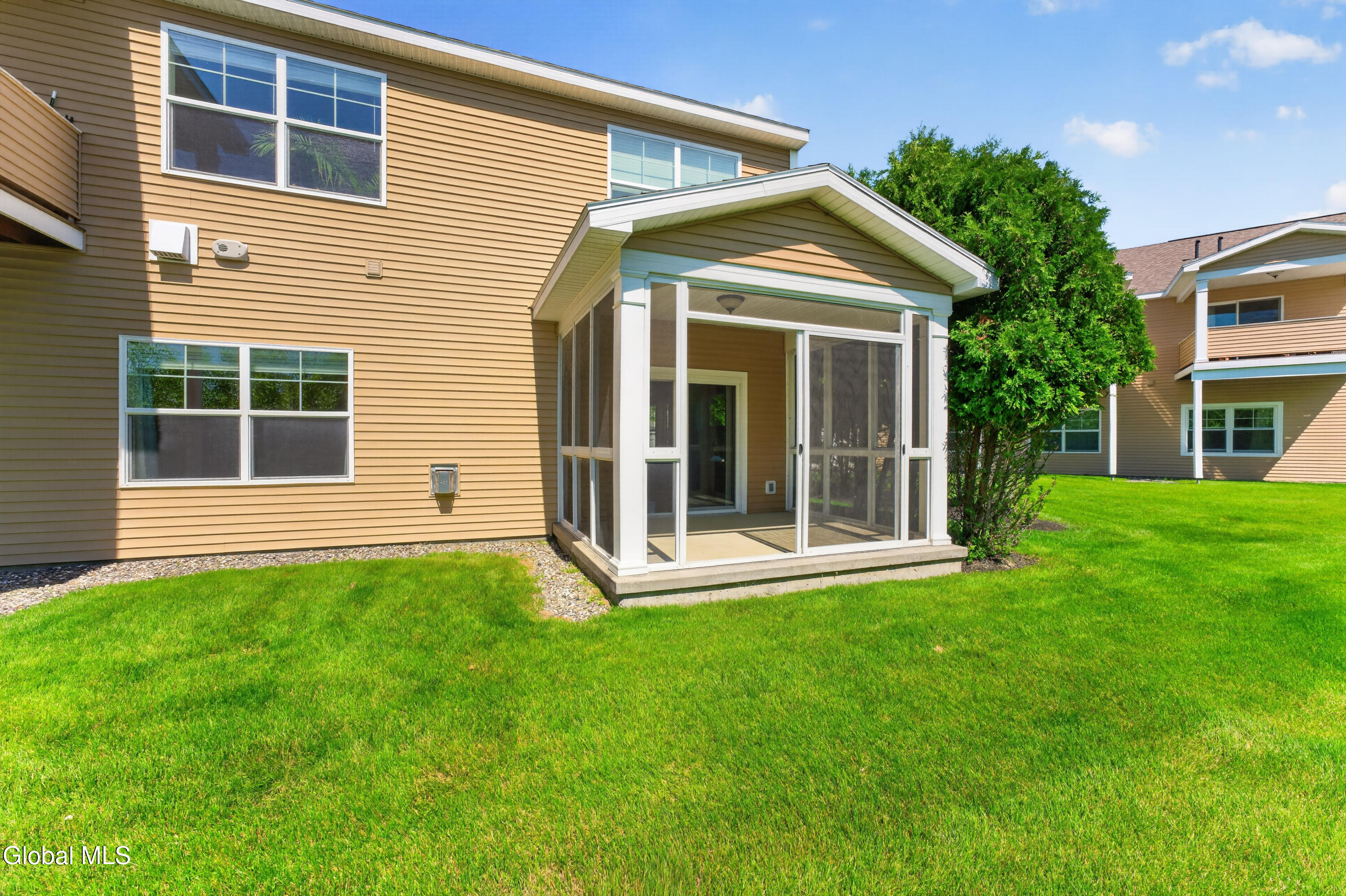 23 Stacey Court Cohoes NY 12047