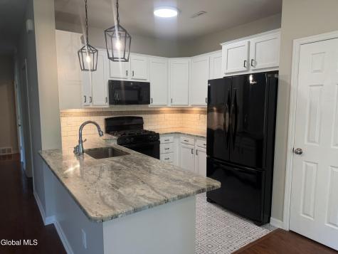 23 Stacey Court Cohoes NY 12047