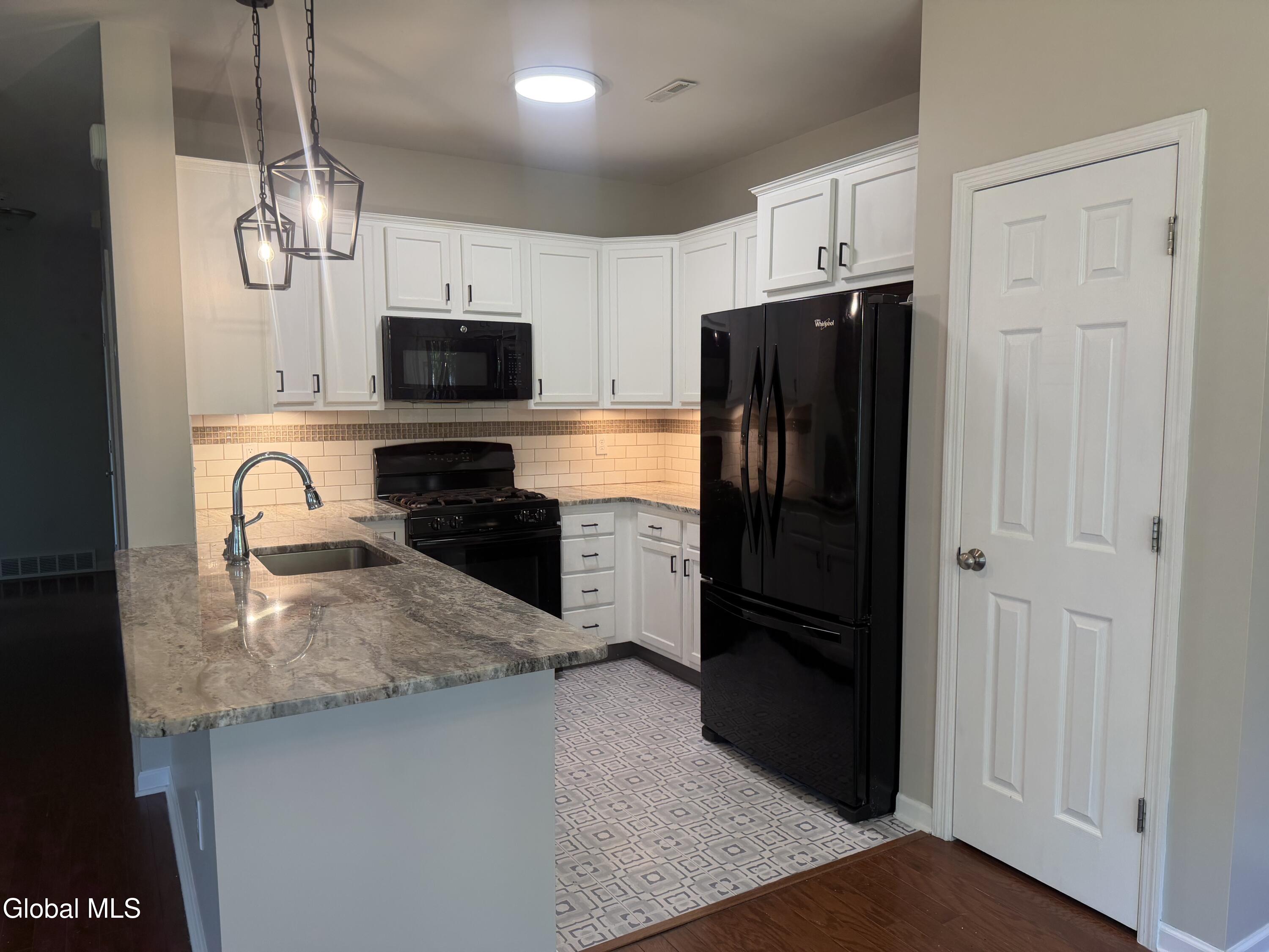 23 Stacey Court Cohoes NY 12047