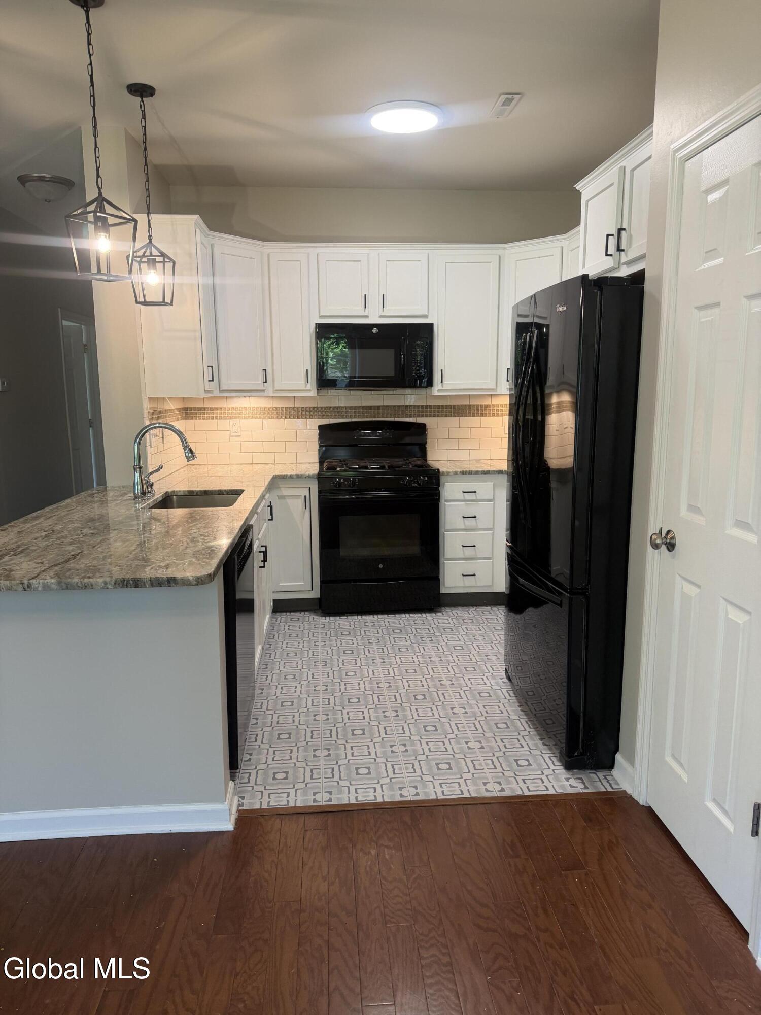 23 Stacey Court Cohoes NY 12047