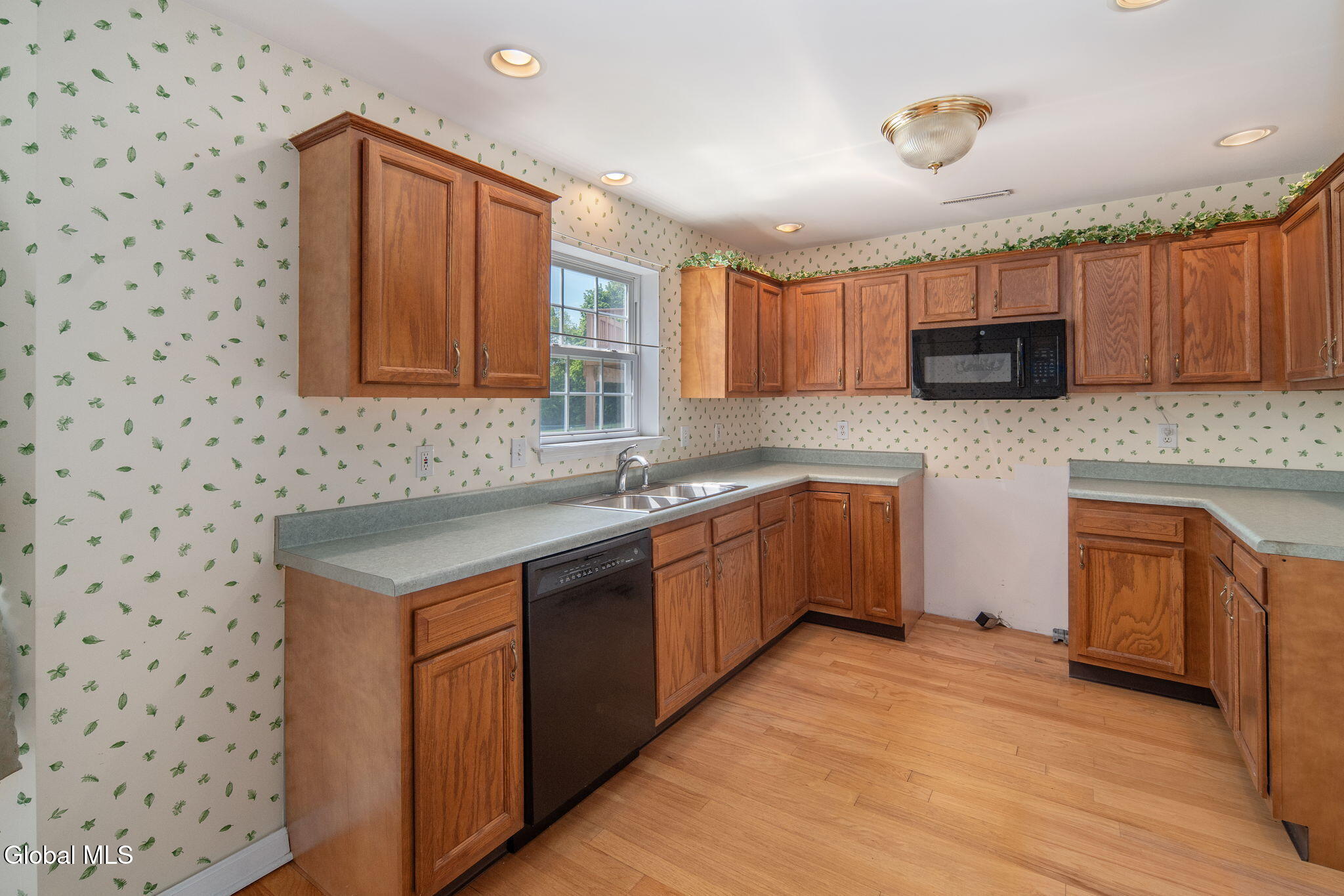 95 Morning Glory Way Schenectady NY 12306