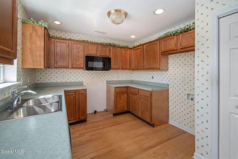 95 Morning Glory Way Schenectady NY 12306