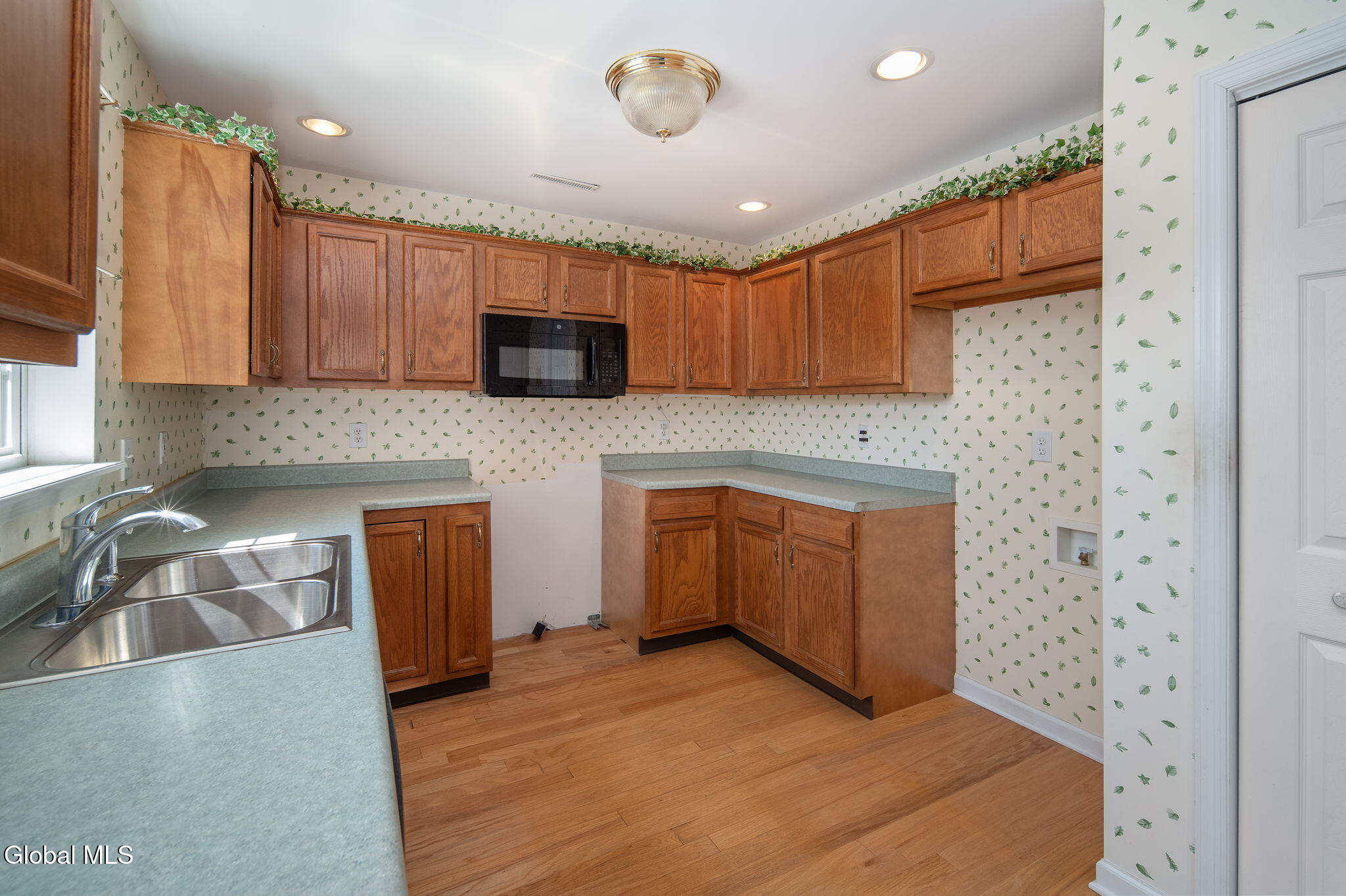 95 Morning Glory Way Schenectady NY 12306