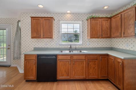95 Morning Glory Way Schenectady NY 12306