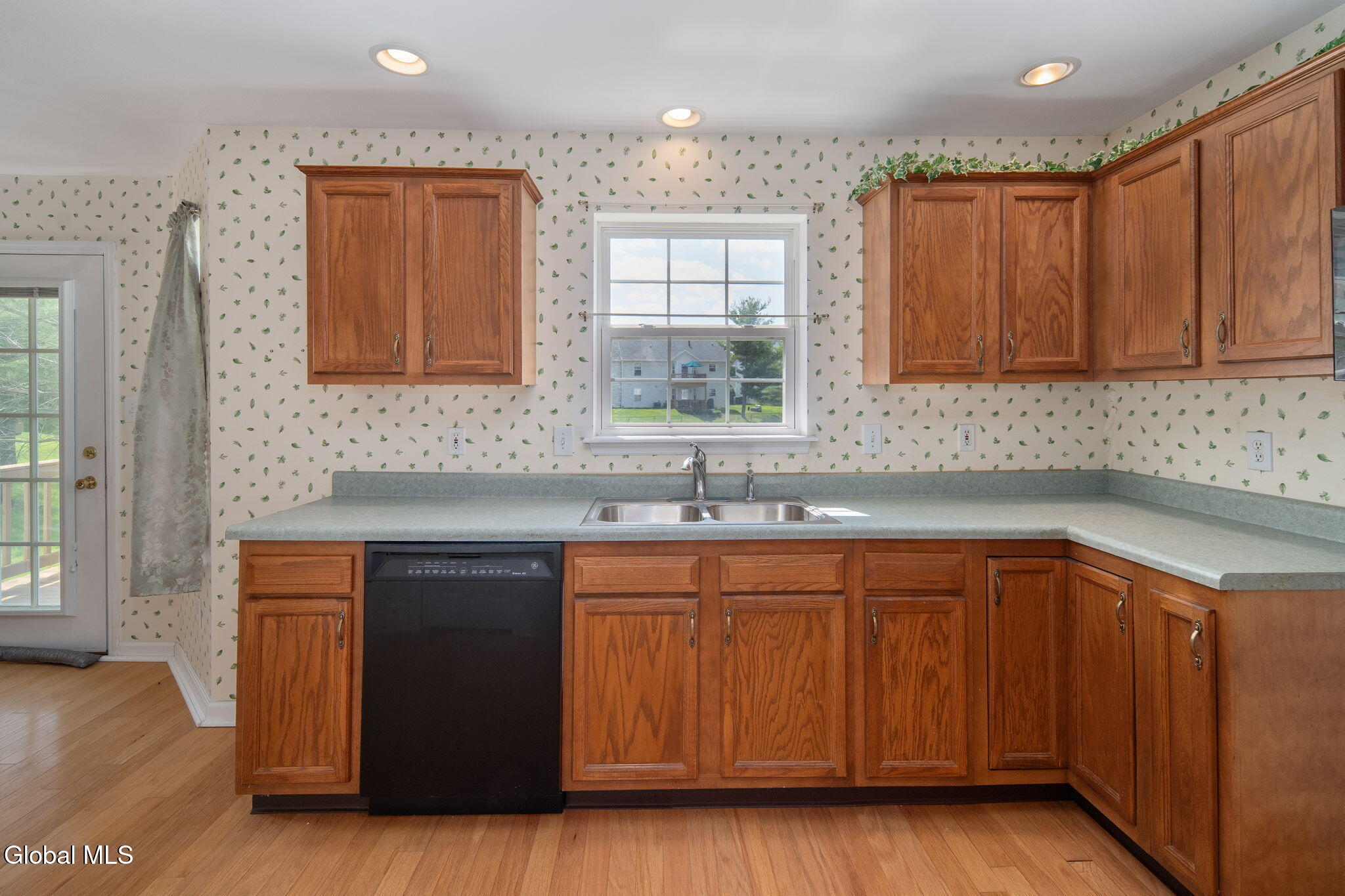 95 Morning Glory Way Schenectady NY 12306