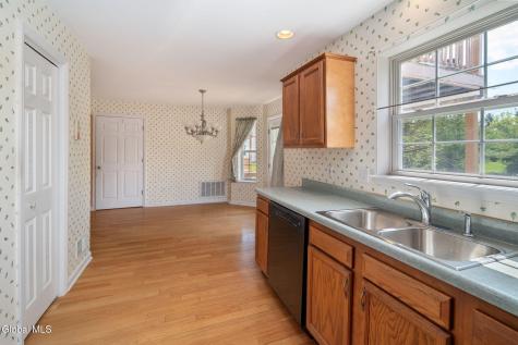 95 Morning Glory Way Schenectady NY 12306