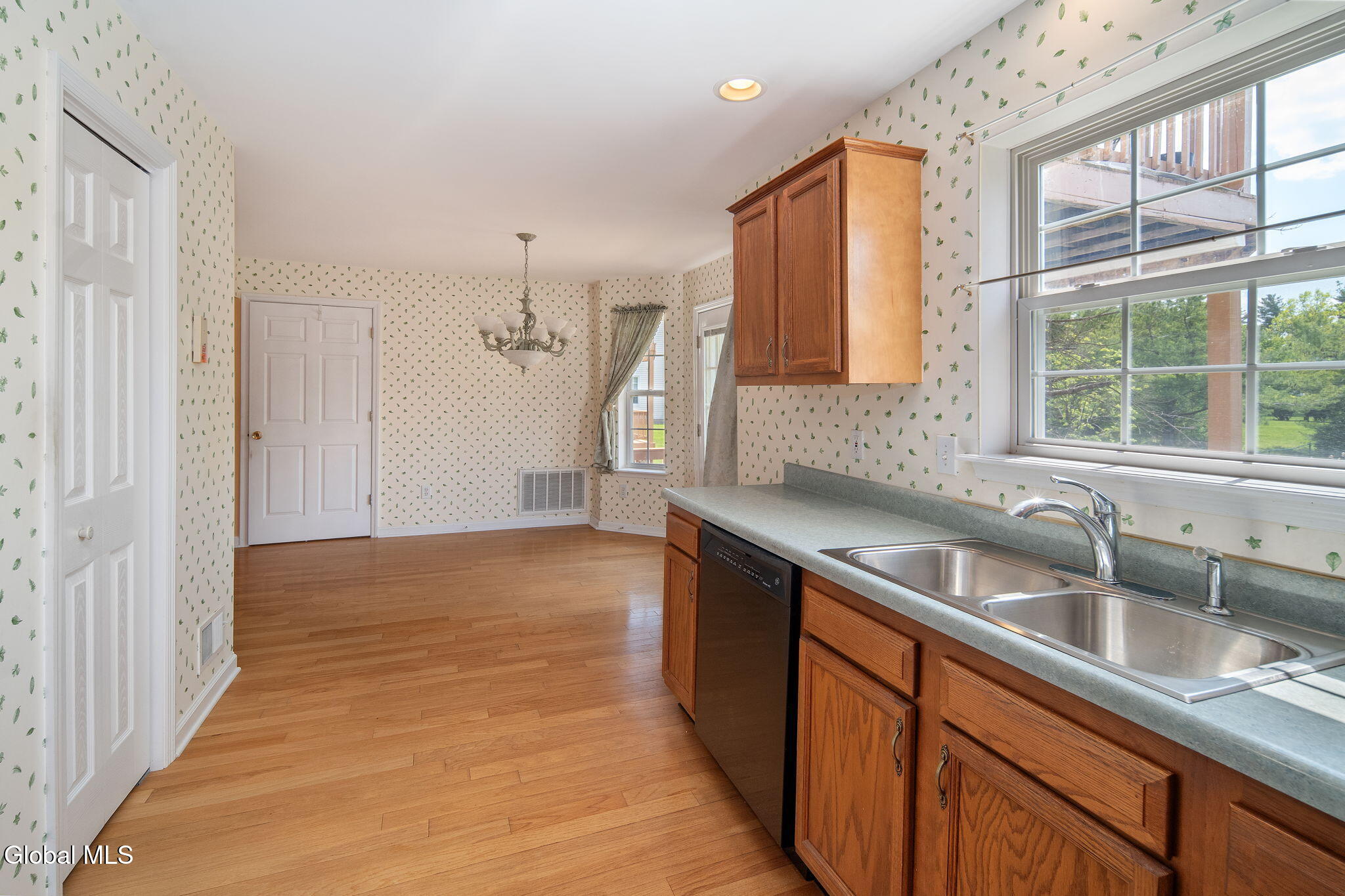 95 Morning Glory Way Schenectady NY 12306